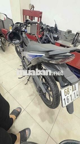 Suzuki Satria F150 Đen xanh 6 cấp