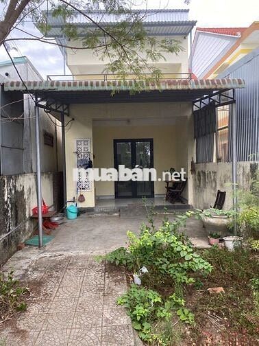 NHÀ CHO THUÊ CÓ ĐẤT RỘNG TRƯỚC SAU NHÀ