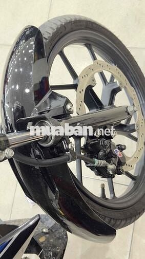 Suzuki Satria F150 Đen xanh 6 cấp