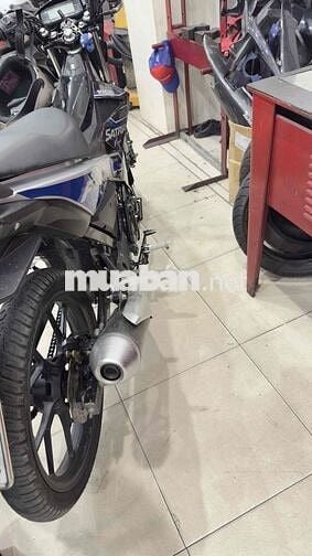 Suzuki Satria F150 Đen xanh 6 cấp