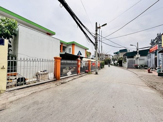 Phố Bắc Cầu – Long Biêt – Ô TÔ – 93 M2 – 4 T – MT 5 M – Giá 11.4 Tỷ. 