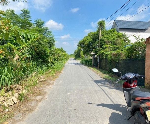 bán gấp căn nhà 200m2 xã Tân Thông Hội - Củ Chi giá 830 triệu