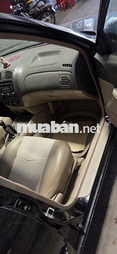 Ford Laser Deluxe 1.8 2004 Đen