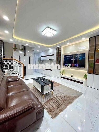 Nhà mới 5 tầng gần CV Gia Định cạnh Phú Nhuận hơn 6 tỷ