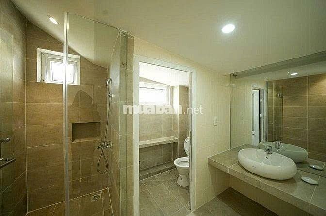 Nhà cho thuê đầu Khe Sanh, 5 phút đến Hồ Xuân Hương, DTKV 630m2
