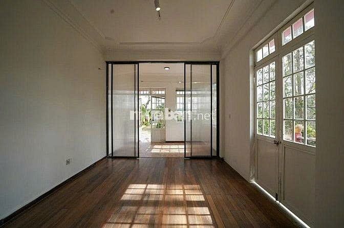 Nhà cho thuê đầu Khe Sanh, 5 phút đến Hồ Xuân Hương, DTKV 630m2