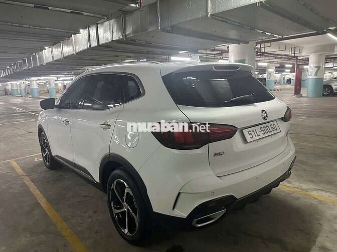 MG HS 1.5 Plux Trắng 3.500 km 5 chỗ
