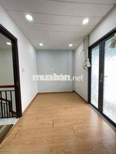 hẻm xe hơi , chiều ngang nhà 5m , miễn tiếp môi giới