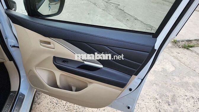 Mitsubishi Xpander 1.5 đời 2018 số sàn trắng