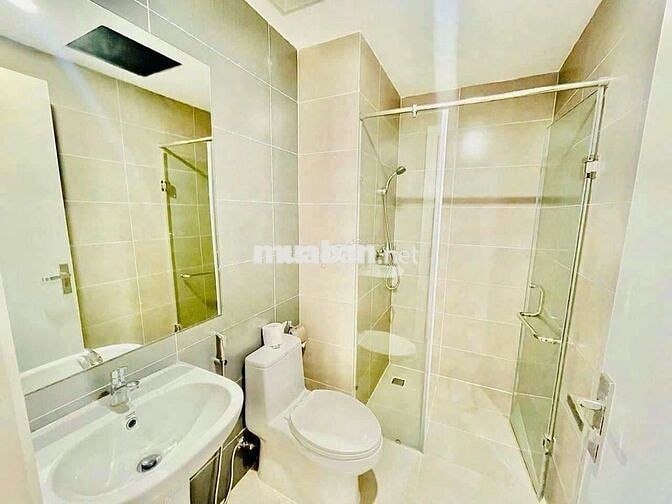 Căn hộ 2PN, trung tâm thành phố cách bãi tắm biển 350m, 17tr/th