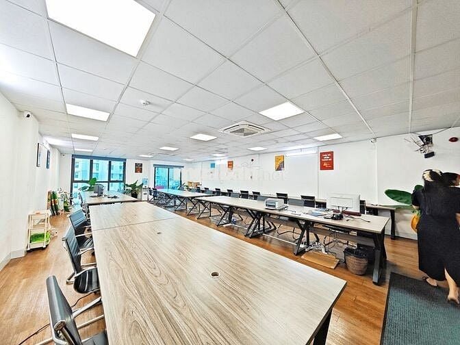 Cho thuê văn phòng Nguyễn Xiển 180m2 25tr vuông đét chia sẵn phòng