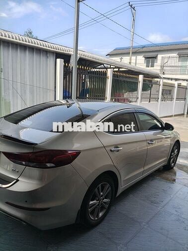 Hyundai Elantra 2019 AT full option Vàng cát
