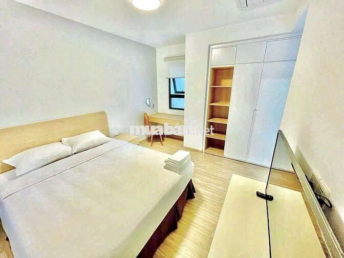Căn hộ 2PN, trung tâm thành phố cách bãi tắm biển 350m, 17tr/th