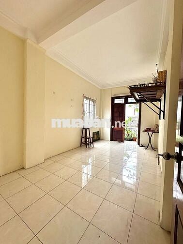 Cho thuê nhà nguyên căn 4 tầng, 3PN, 45m2 tại Khương Đình