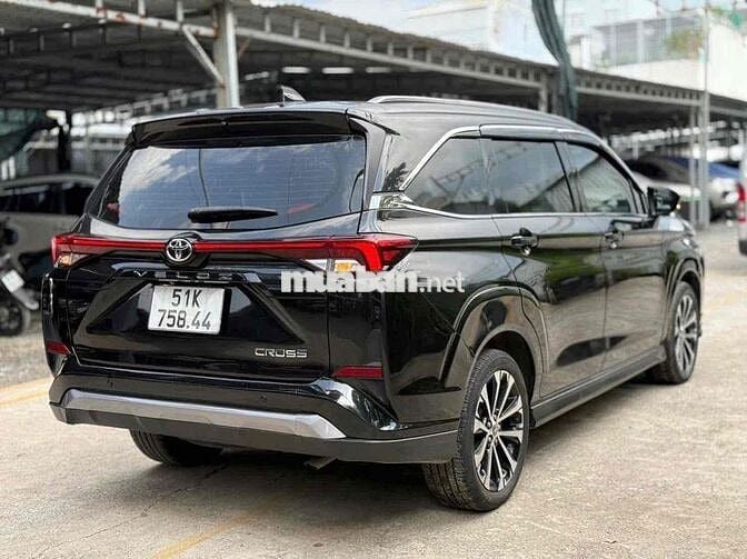 Toyota Veloz Cross Top 1.5CVT 2023 Đen 73000km