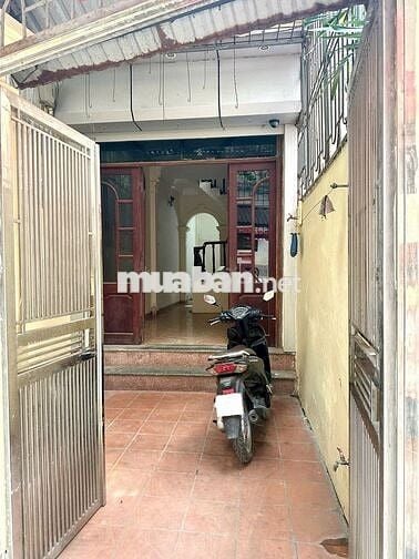 Cho thuê nhà nguyên căn 4 tầng, 3PN, 45m2 tại Khương Đình