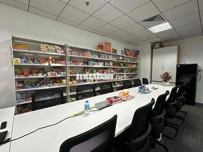 Sang nhượng toàn bộ văn phòng thuê 136m2