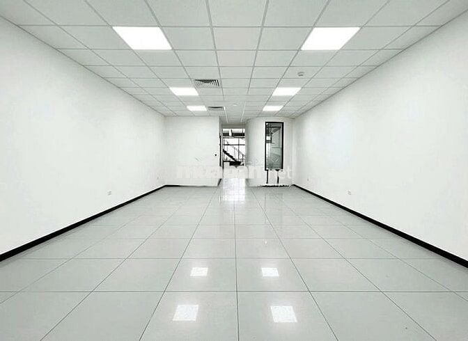 NHÀ ĐẸP ỐP KÍNH - 90B Lê Văn Sỹ, Q.PN - DT 5,5x20, hầm 3 lầu