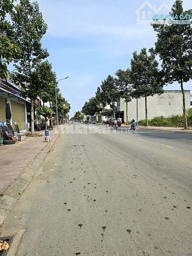 Bán đất thổ cư mặt tiền đuờng Nguyễn Công Bình
