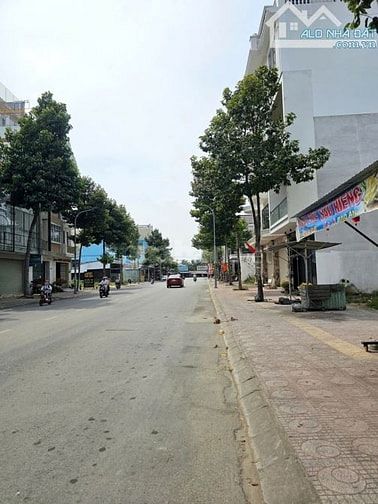 Bán đất thổ cư mặt tiền đuờng Nguyễn Công Bình