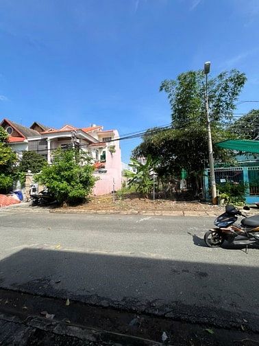 Bán nhanh đất nền 100m2 , đường 49 , KDC 10 ha  