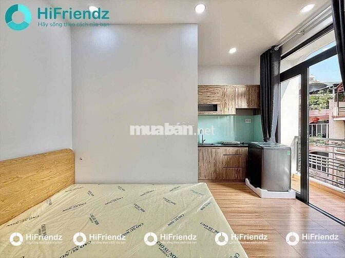 STUDIO BAN CÔNG - CỬA SỔ - NGAY CHỢ HOÀNG HOA THÁM - FULL NT ĐẸP