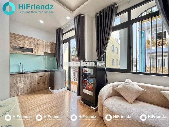 STUDIO BAN CÔNG - CỬA SỔ - NGAY CHỢ HOÀNG HOA THÁM - FULL NT ĐẸP