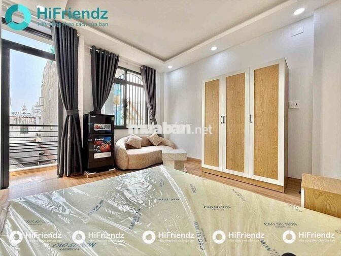 STUDIO BAN CÔNG - CỬA SỔ - NGAY CHỢ HOÀNG HOA THÁM - FULL NT ĐẸP