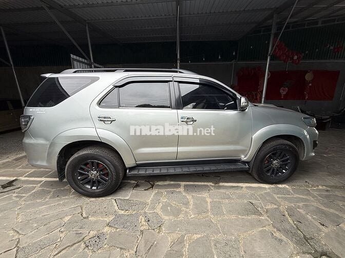 Toyota Fortuner 2013 Số sàn Bạc