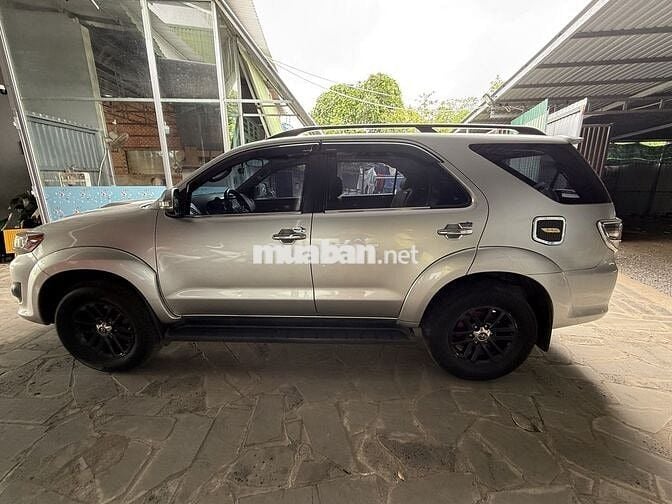 Toyota Fortuner 2013 Số sàn Bạc