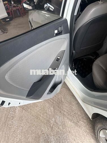 Hyundai Accent Blue 2015 Trắng Tự động 70.166 km