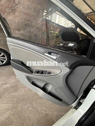 Hyundai Accent Blue 2015 Trắng Tự động 70.166 km