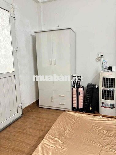 phòng khép kín 2700k long biên 35 m2