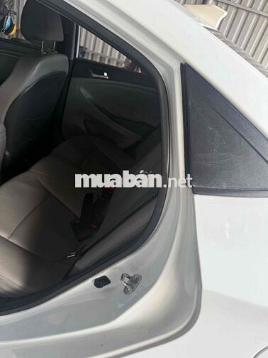 Hyundai Accent Blue 2015 Trắng Tự động 70.166 km