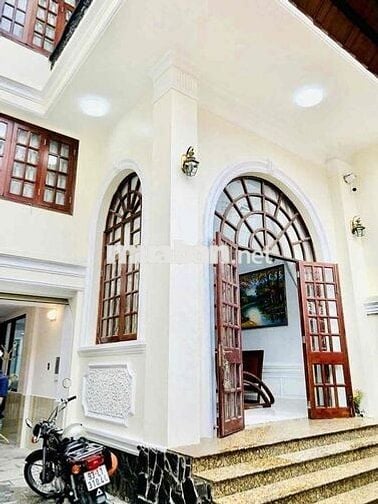 SIÊU PHẨM BIỆT THỰ CHO THUÊ 421A SƯ VẠN HẠNH QUẬN 10-4 TẦNG-GIÁ 40TR