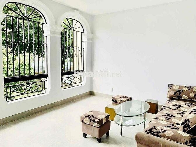 SIÊU PHẨM BIỆT THỰ CHO THUÊ 421A SƯ VẠN HẠNH QUẬN 10-4 TẦNG-GIÁ 40TR