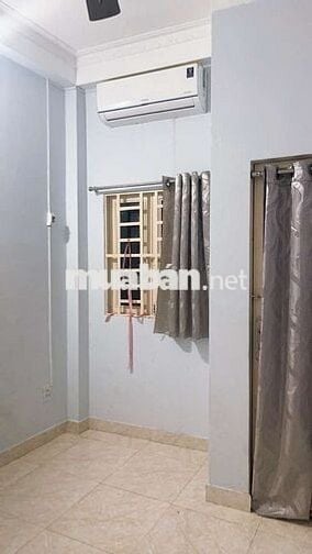 Cho thuê nhà ngay Ngã Tư hàng xanh