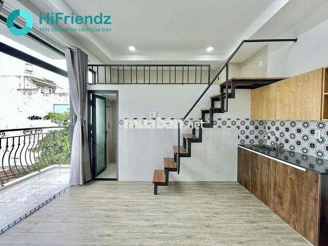 2 KHÔNG GIAN NGỦ ĐẸP GIÁ RẺ BAN CÔNG LỚN THOÁNG MÁT RỘNG 40m2 GẦN VLU