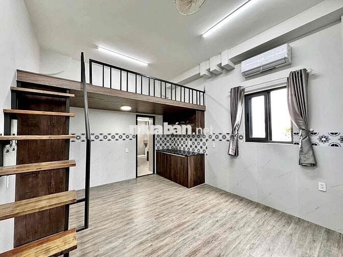 2 KHÔNG GIAN NGỦ ĐẸP GIÁ RẺ BAN CÔNG LỚN THOÁNG MÁT RỘNG 40m2 GẦN VLU
