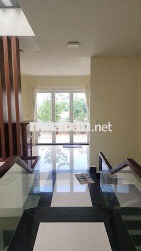 Nhà ở cao cấp cho gia đình kết hợp làm Văn Phòng - Spa ở Vincom Dĩ An 