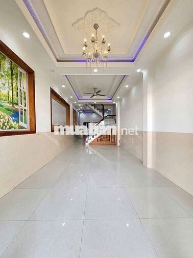 Cho thuê nhà 1 trệt 2 lầu gần ngã tư Miếu Ông Cù