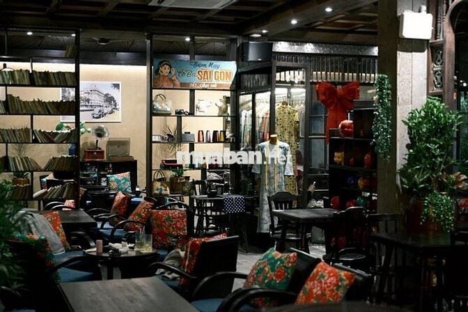 GẤP-TUYỂN PHỤC VỤ, THU NGÂN, BẾP CHÍNH/PHỤ QUẬN 1