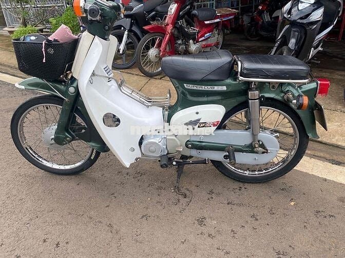 Honda Super Cub Xanh lá, trắng Cổ điển