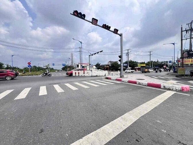 NHÀ MỚI 3 PHÒNG NGỦ! CÁCH TRUNG TÂM CẦN THƠ 2,5KM