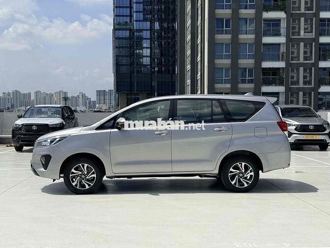 Toyota Innova 2.0E 2022 74.000km Bạc