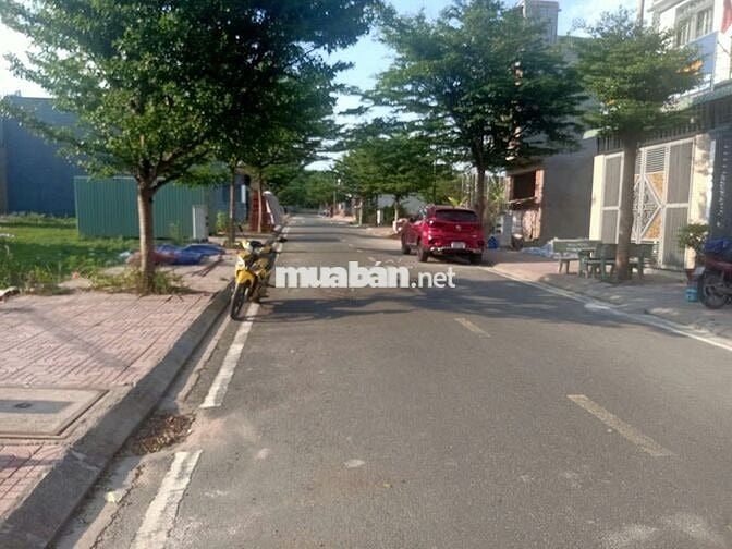 Cần bán đất đẹp , thổ cư 100% , khu dân cư hiện hữu, tiện ích đầy đủ