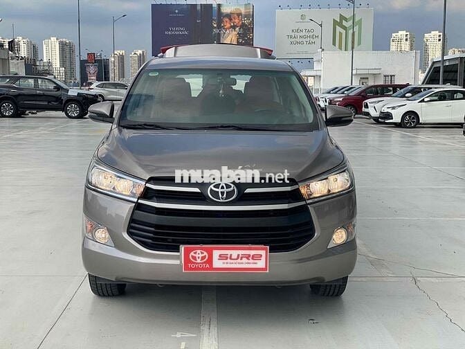 Toyota Innova 2.0E 2019 Số sàn Đồng ánh kim