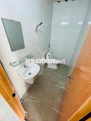 Nhà mới xây 5x20m 2phòng hẻm ô tô Đồng Văn Cống