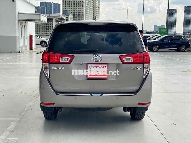 Toyota Innova 2.0E 2019 Số sàn Đồng ánh kim