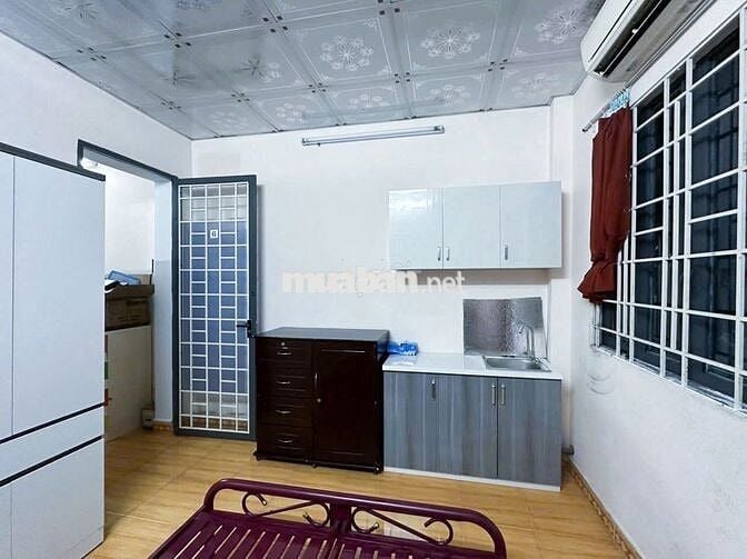 CHO THUÊ PHÒNG BAN CÔNG FULL NỘI THẤT DẠNG STUDIO, NGAY CV DẠ NAM